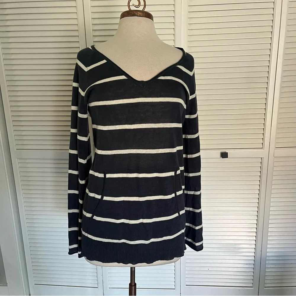 Chaser navy blue white striped sweater v neck linen lightweight medium